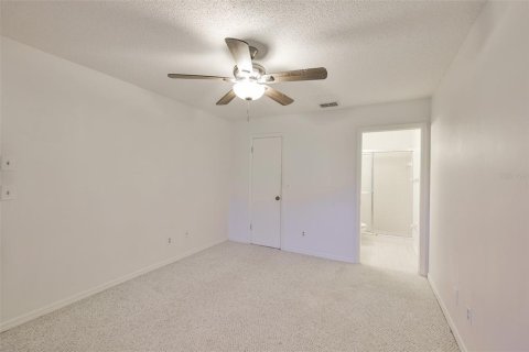 Condo in Sun City Center, Florida, 2 bedrooms  № 2103512 - photo 16