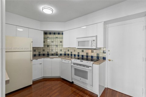 Copropriété à louer à Miami, Floride: 1 chambre, 73.11 m2 № 1997519 - photo 11