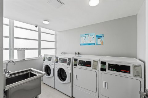 Copropriété à louer à Miami, Floride: 1 chambre, 73.11 m2 № 1997519 - photo 19