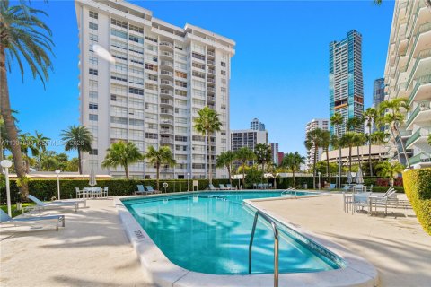 Copropriété à louer à Miami, Floride: 1 chambre, 73.11 m2 № 1997519 - photo 20