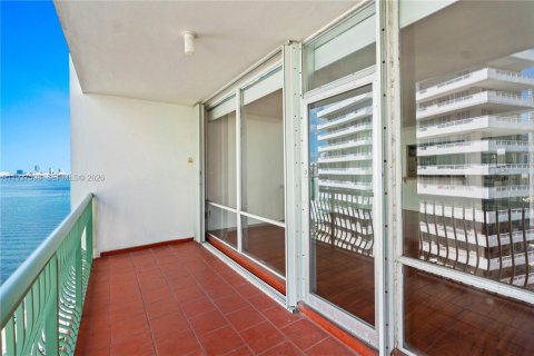 Copropriété à louer à Miami, Floride: 1 chambre, 73.11 m2 № 1997519 - photo 2