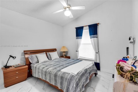 House in Delray Beach, Florida 3 bedrooms, 128.39 sq.m. № 1855367 - photo 14