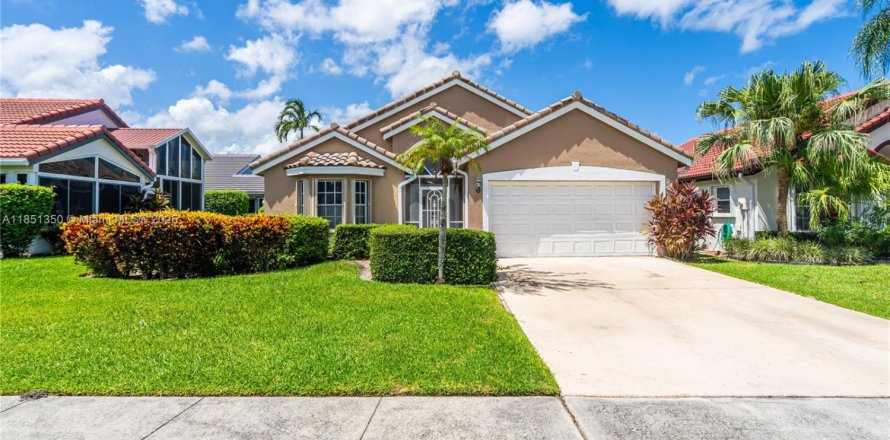 House in Delray Beach, Florida 3 bedrooms, 128.39 sq.m. № 1855367