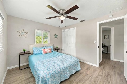 House in Englewood, Florida 4 bedrooms, 120.49 sq.m. № 2391382 - photo 28