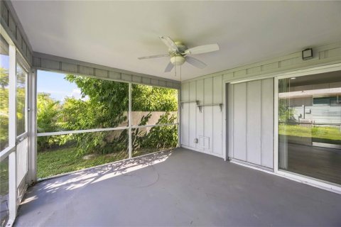 House in Englewood, Florida 4 bedrooms, 120.49 sq.m. № 2391382 - photo 30