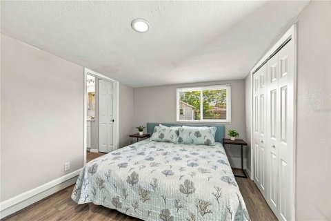 House in Englewood, Florida 4 bedrooms, 120.49 sq.m. № 2391382 - photo 20