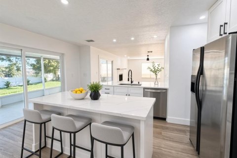 Villa ou maison à vendre à Orlando, Floride: 5 chambres, 288 m2 № 2421779 - photo 2
