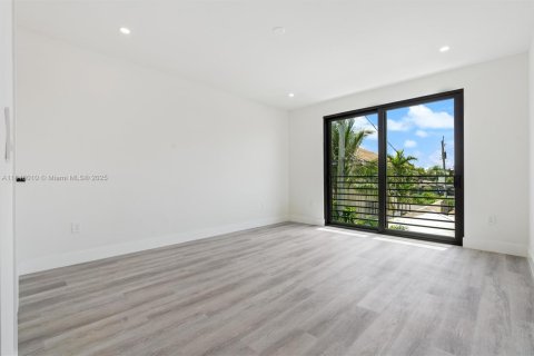 Adosado en venta en Fort Lauderdale, Florida, 3 dormitorios, 234.67 m2 № 1858843 - foto 17