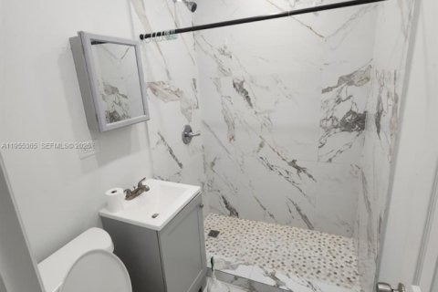 Propiedad comercial en venta en Miami, Florida, 116.13 m2 № 2009672 - foto 17