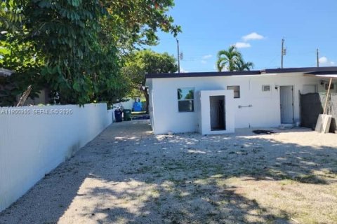 Propiedad comercial en venta en Miami, Florida, 116.13 m2 № 2009672 - foto 6