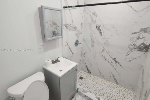 Propiedad comercial en venta en Miami, Florida, 116.13 m2 № 2009672 - foto 13