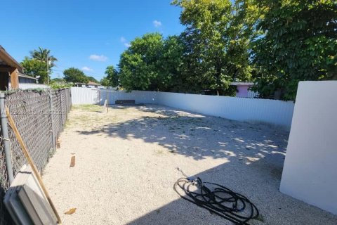 Propiedad comercial en venta en Miami, Florida, 116.13 m2 № 2009672 - foto 7