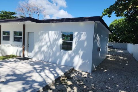 Propiedad comercial en venta en Miami, Florida, 116.13 m2 № 2009672 - foto 18