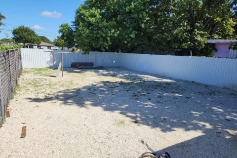 Propiedad comercial en venta en Miami, Florida, 116.13 m2 № 2009672 - foto 19