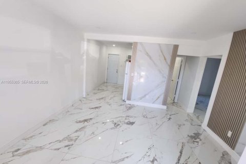 Propiedad comercial en venta en Miami, Florida, 116.13 m2 № 2009672 - foto 5