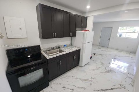 Propiedad comercial en venta en Miami, Florida, 116.13 m2 № 2009672 - foto 12