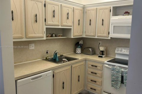 Condo in Margate, Florida, 1 bedroom  № 1478477 - photo 13