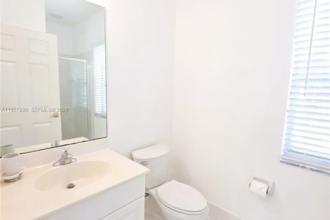 House in Weston, Florida 4 bedrooms, 301 sq.m. № 2047731 - photo 14