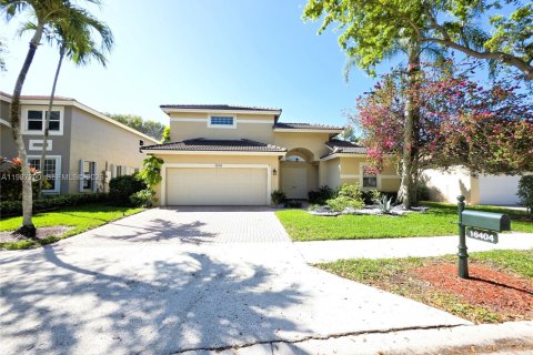 House in Weston, Florida 4 bedrooms, 301 sq.m. № 2047731 - photo 5