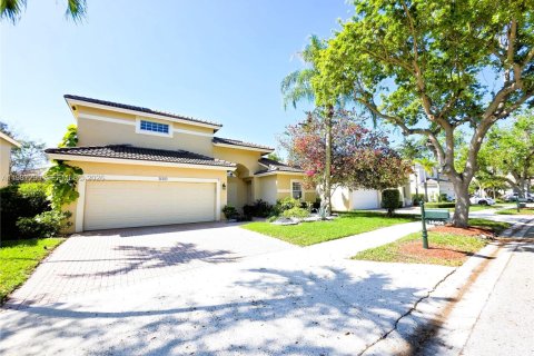House in Weston, Florida 4 bedrooms, 301 sq.m. № 2047731 - photo 4