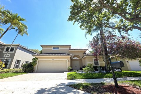 House in Weston, Florida 4 bedrooms, 301 sq.m. № 2047731 - photo 3