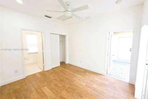 House in Weston, Florida 4 bedrooms, 301 sq.m. № 2047731 - photo 13