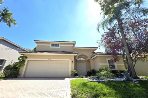 House in Weston, Florida 4 bedrooms, 301 sq.m. № 2047731