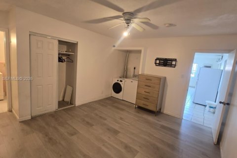 Appartement à louer à Hallandale Beach, Floride: 3 chambres, 152.27 m2 № 2390147 - photo 6