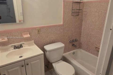 Appartement à louer à Hallandale Beach, Floride: 3 chambres, 152.27 m2 № 2390147 - photo 7