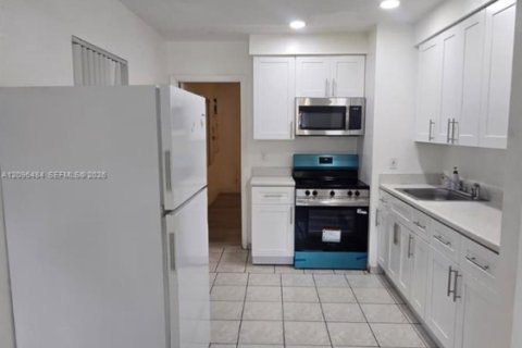 Appartement à louer à Hallandale Beach, Floride: 3 chambres, 152.27 m2 № 2390147 - photo 4