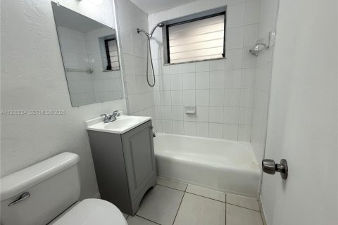 Copropriété à louer à Miami Beach, Floride: 1 chambre, 62.99 m2 № 1987296 - photo 10