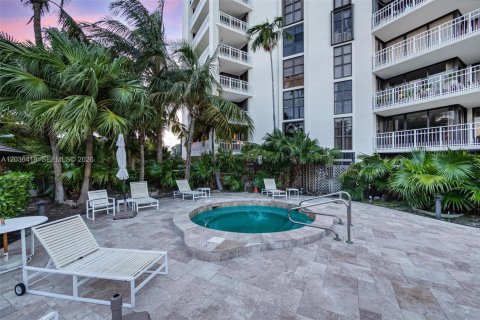 Copropriété à louer à Miami, Floride: 3 chambres, 143.44 m2 № 2084375 - photo 30