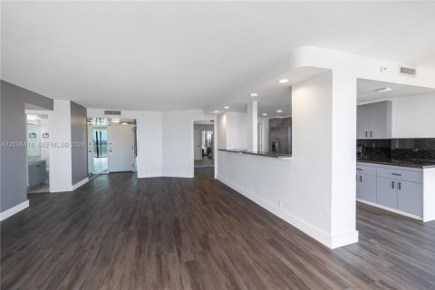 Copropriété à louer à Miami, Floride: 3 chambres, 143.44 m2 № 2084375 - photo 11