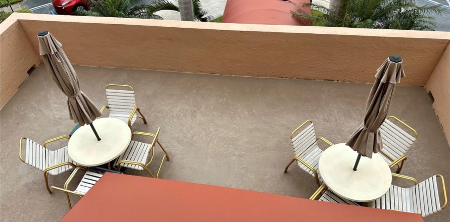 Condominio en Tamarac, Florida, 2 dormitorios № 1005293