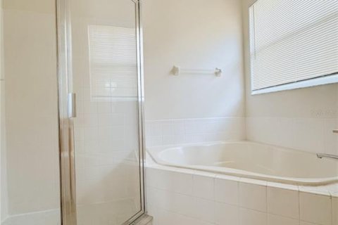 Casa en alquiler en Orlando, Florida, 4 dormitorios, 183.3 m2 № 2096296 - foto 17