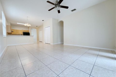 Casa en alquiler en Orlando, Florida, 4 dormitorios, 183.3 m2 № 2096296 - foto 9