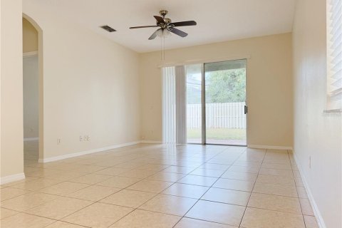 Casa en alquiler en Orlando, Florida, 4 dormitorios, 183.3 m2 № 2096296 - foto 11