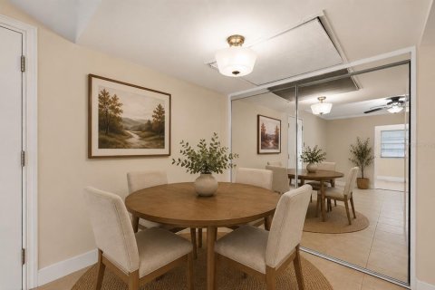 Condominio en venta en New Port Richey, Florida, 1 dormitorio, 67.63 m2 № 2147580 - foto 6