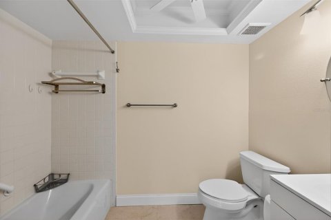 Condominio en venta en New Port Richey, Florida, 1 dormitorio, 67.63 m2 № 2147580 - foto 12