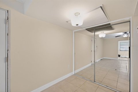 Condominio en venta en New Port Richey, Florida, 1 dormitorio, 67.63 m2 № 2147580 - foto 7