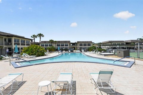 Condominio en venta en New Port Richey, Florida, 1 dormitorio, 67.63 m2 № 2147580 - foto 20