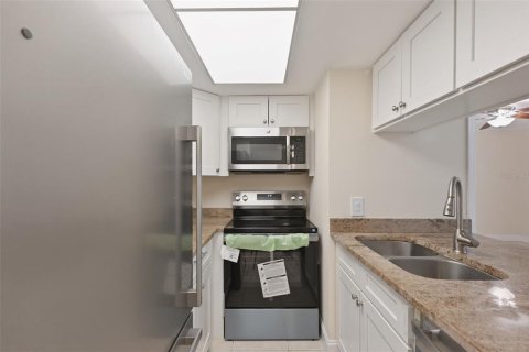 Condominio en venta en New Port Richey, Florida, 1 dormitorio, 67.63 m2 № 2147580 - foto 3