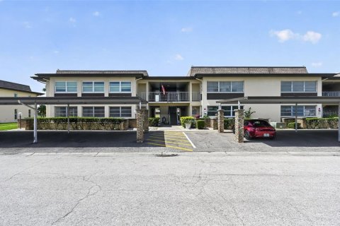 Condominio en venta en New Port Richey, Florida, 1 dormitorio, 67.63 m2 № 2147580 - foto 2