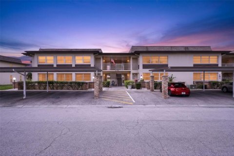 Condominio en venta en New Port Richey, Florida, 1 dormitorio, 67.63 m2 № 2147580 - foto 25