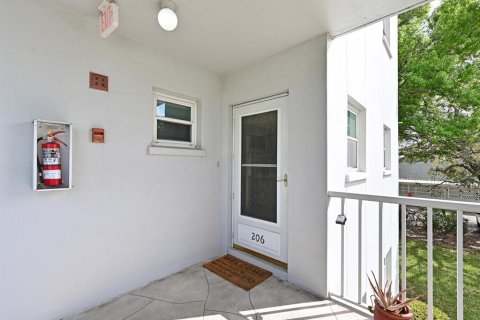 Condo in Bradenton, Florida, 2 bedrooms  № 2391015 - photo 17