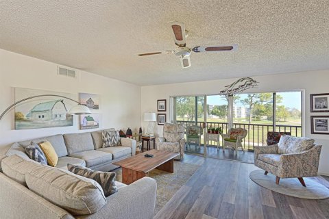 Condo in Bradenton, Florida, 2 bedrooms  № 2391015 - photo 3