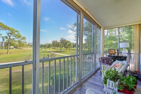 Condo in Bradenton, Florida, 2 bedrooms  № 2391015 - photo 18