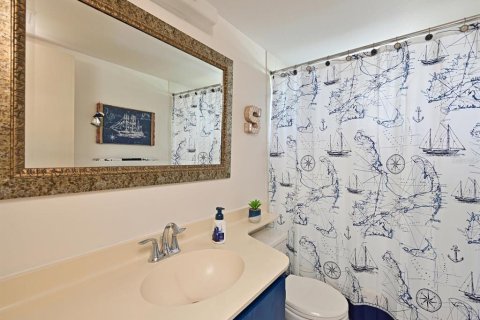 Condo in Bradenton, Florida, 2 bedrooms  № 2391015 - photo 11