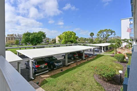 Condo in Bradenton, Florida, 2 bedrooms  № 2391015 - photo 16