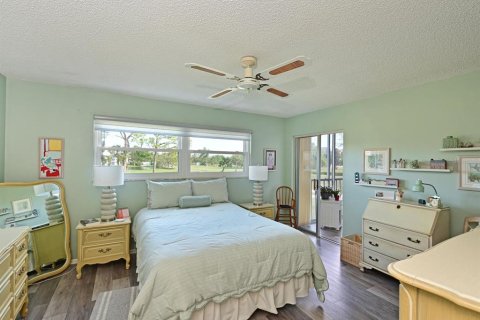 Condo in Bradenton, Florida, 2 bedrooms  № 2391015 - photo 14